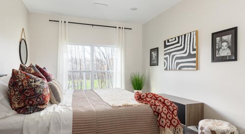 301-3 Hudson West Drive, Marlboro, NY, 12542 | Card Image