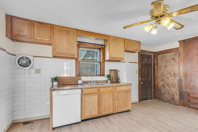274 Commonwealth Ave, House other with 3 bedrooms, 2 bathrooms and 4 parking in Springfield MA | Image 10