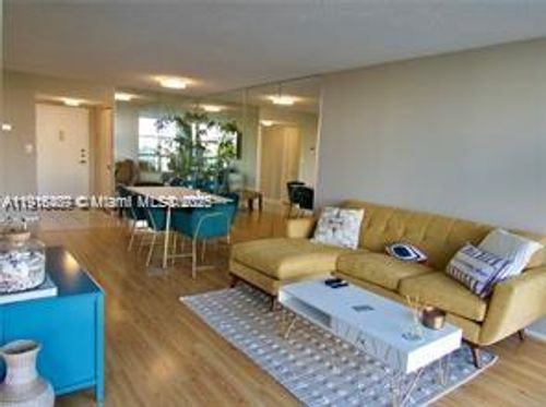 402-800 Parkview Dr, Hallandale Beach, FL, 33009-8900 | Card Image