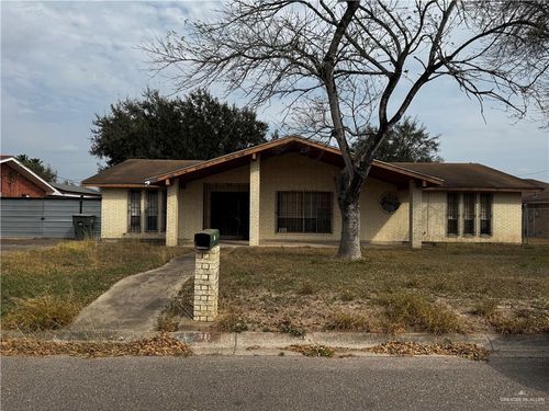 911 Miguel Hidalgo St, San Juan, TX, 78589-2142 | Card Image