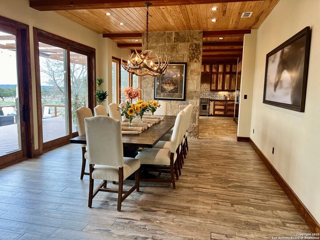 163 Northridge Dr W, House other with 2 bedrooms, 3 bathrooms and null parking in Mountain Home TX | Image 9