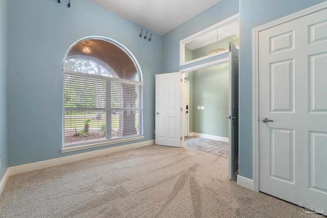 7008 Turnberry Cir, House other with 4 bedrooms, 2 bathrooms and 3 parking in Navarre FL | Image 10