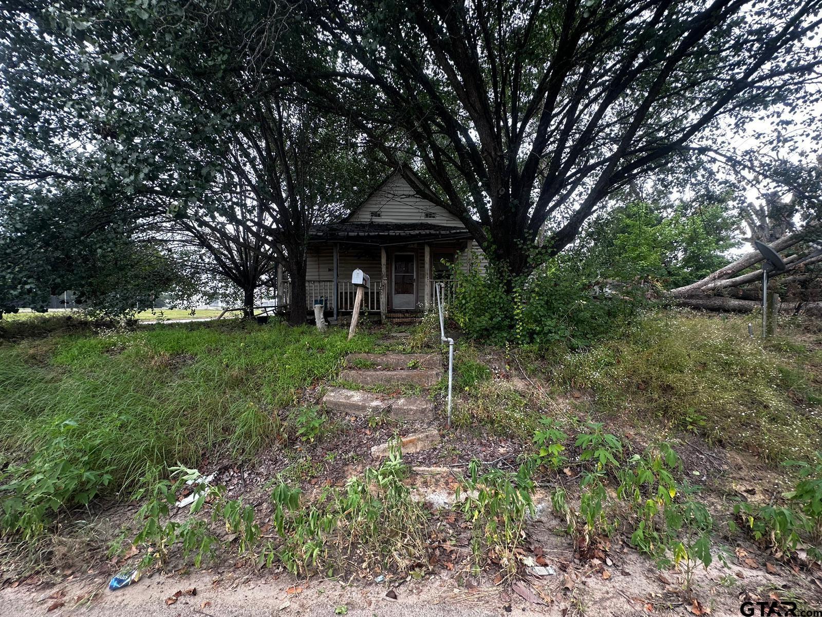 Clayton Ave, Tyler, TX 75702