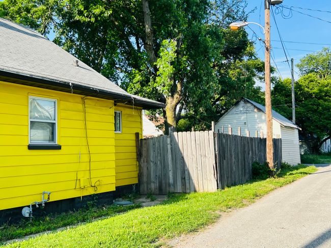 1015 Winfield Avenue, House other with 2 bedrooms, 1 bathrooms and null parking in Indianapolis IN | Image 6