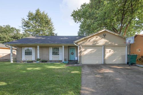 2049 Wildwood, Orange, TX, 77632 | Card Image