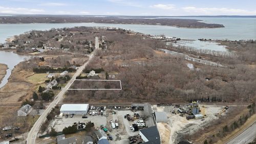 620 Kerwin Blvd, Greenport, NY, 11944-2742 | Card Image