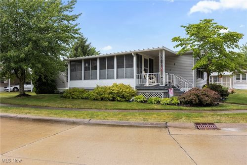 2 Shuberts Alley, Olmsted Falls, OH, 44138 | Card Image