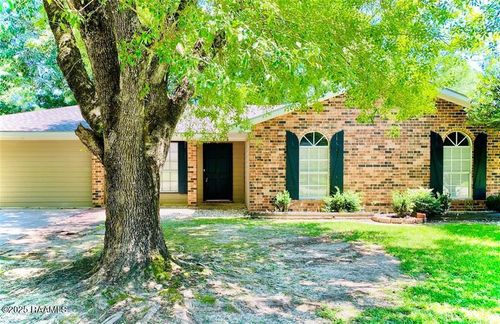 25842 Shadow Brook Ave, Denham Springs, LA, 70726-6136 | Card Image