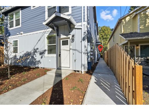 6541 Se Woodstock Blvd, Portland, OR, 97206-6654 | Card Image