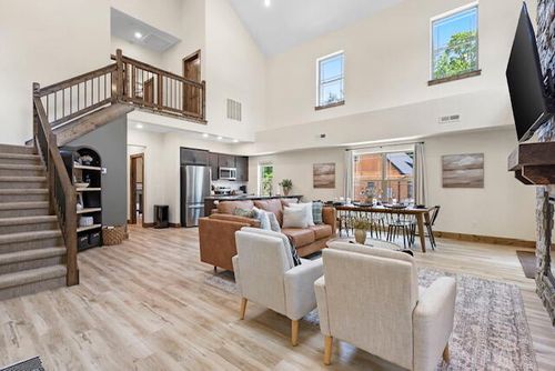 175 Short Creek Trail, Hollister, MO, 65672 | Card Image