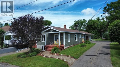 246 Basin St, House with 3 bedrooms, 2 bathrooms and null parking in Grand-Sault/Grand Falls NB | Card Image