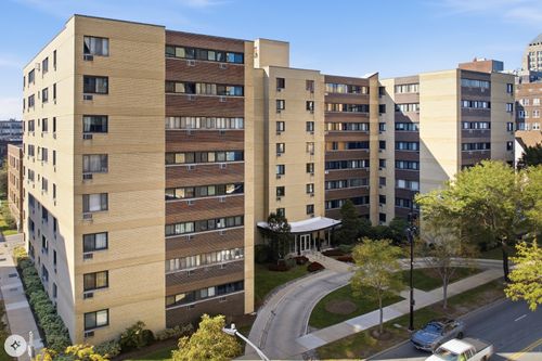 712-6300 N Sheridan Rd, Chicago, IL, 60660-1746 | Card Image