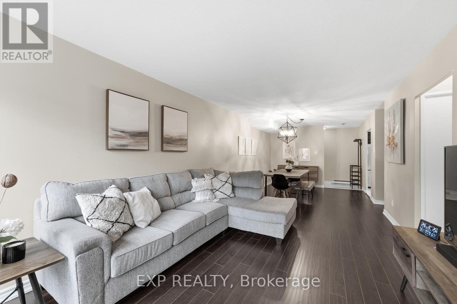 Residential in Toronto (Islington-City Centre West) 3