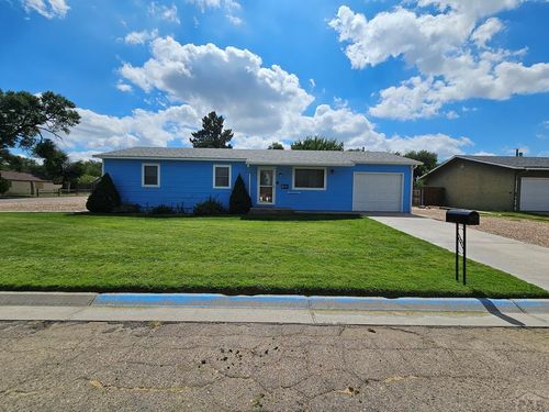8 Reese Cir, Lamar, CO, 81052-3657 | Card Image