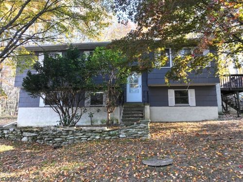 515 Kemah Lake Rd, Branchville, NJ, 07826-4208 | Card Image