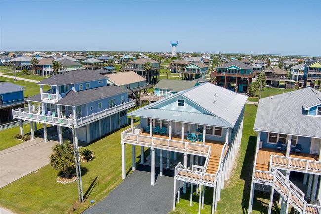 1981 Avenue I, House other with 4 bedrooms, 2 bathrooms and null parking in Crystal Beach TX | Image 32