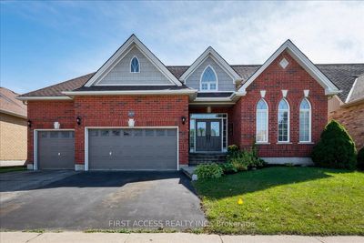 1073 Booth Ave, House other with 3 bedrooms, 3 bathrooms and 9 parking in Innisfil ON | Image 1