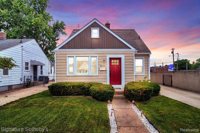 3526 Griffith Avenue, Home with 3 bedrooms, 1 bathrooms and null parking in Berkley MI | Image 1