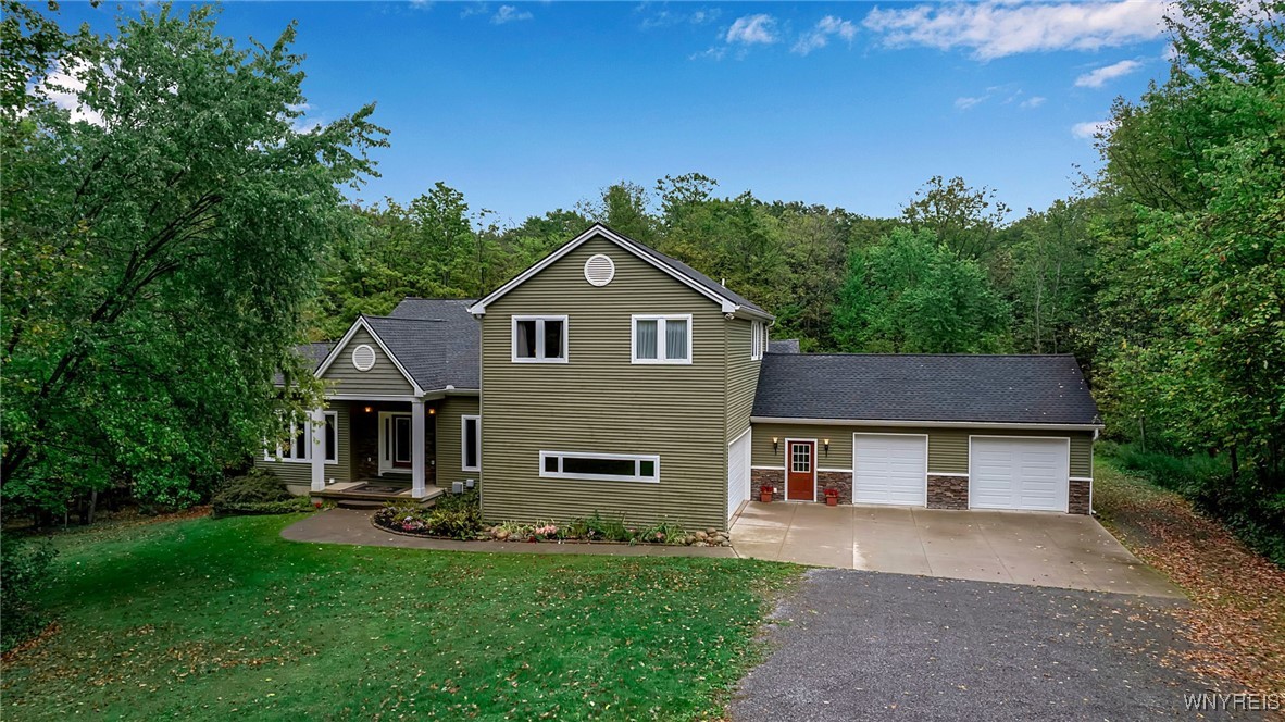 Grover Rd, West Falls, NY 14170