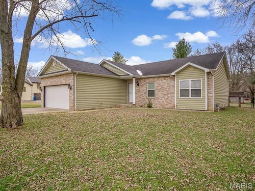 1135 Nassau Dr, Edwardsville, IL, 62025-5129 | Card Image