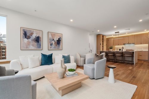 u301-58 Kent, Brookline, MA, 02445 | Card Image