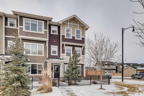 221 Sundown Rd, Cochrane, AB, T4C2M6 | Card Image
