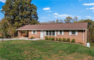 202 Lakewood Drive, House other with 3 bedrooms, 1 bathrooms and null parking in Mocksville NC | Image 3