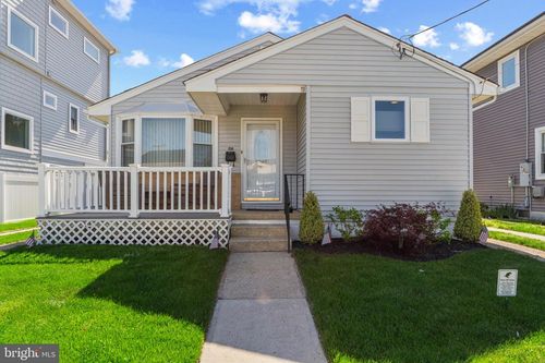 210 N Clermont Ave, MARGATE CITY, NJ, 08402-2028 | Card Image