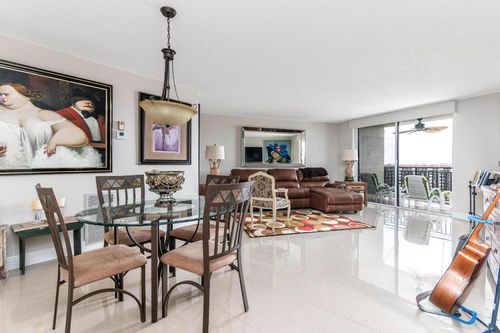 911-3912 S Ocean Blvd, Highland Beach, FL, 33487-3338 | Card Image