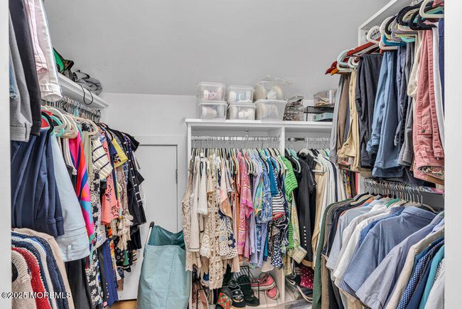Walk-in Closet | Image 33
