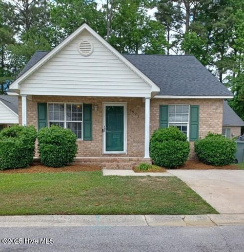 1921 Arlington Park Dr, Greenville, NC, 27858-7964 | Card Image
