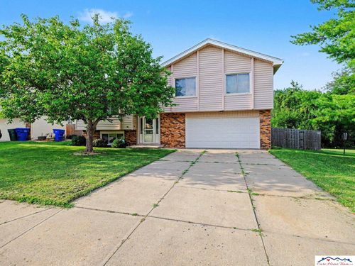 8712 Monroe St, Ralston, NE, 68127-4404 | Card Image