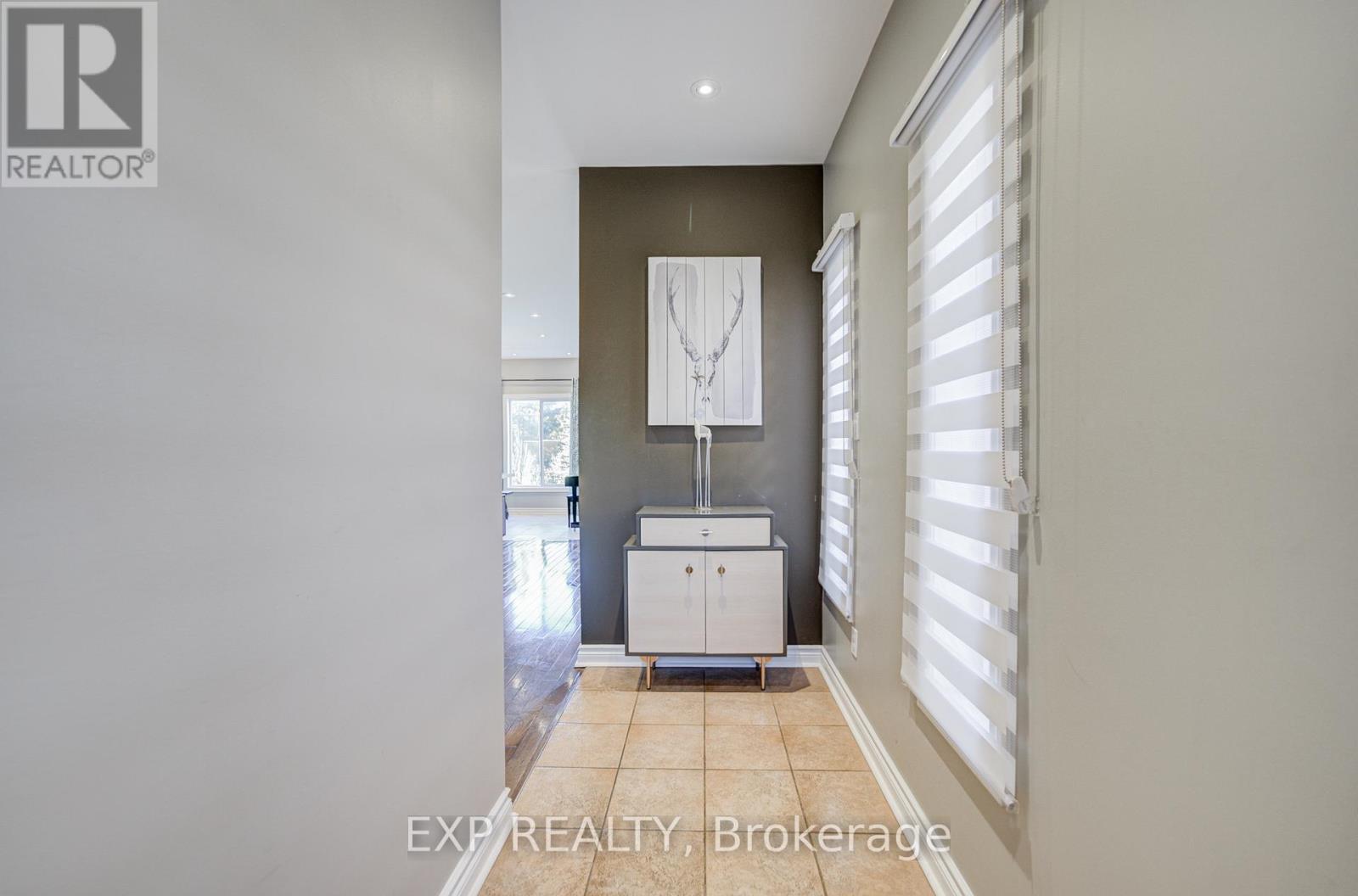 Residential in Newmarket (Gorham-College Manor) 2