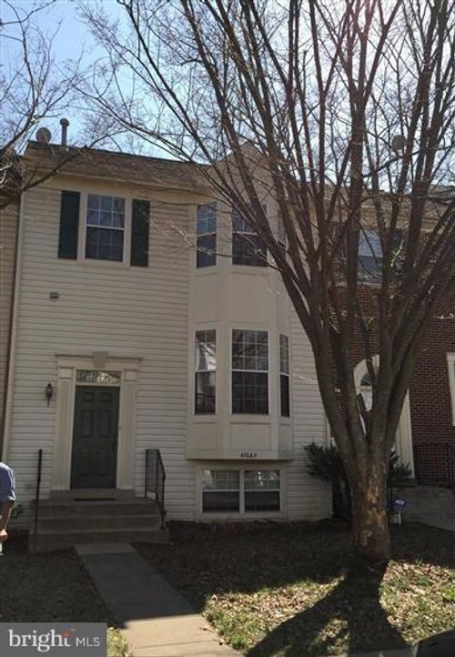 47665 Comer Sq, STERLING, VA, 20165-7462 | Card Image