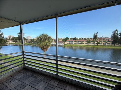 apt-26-2880 Ne 203rd St, Aventura, FL, 33180-2075 | Card Image