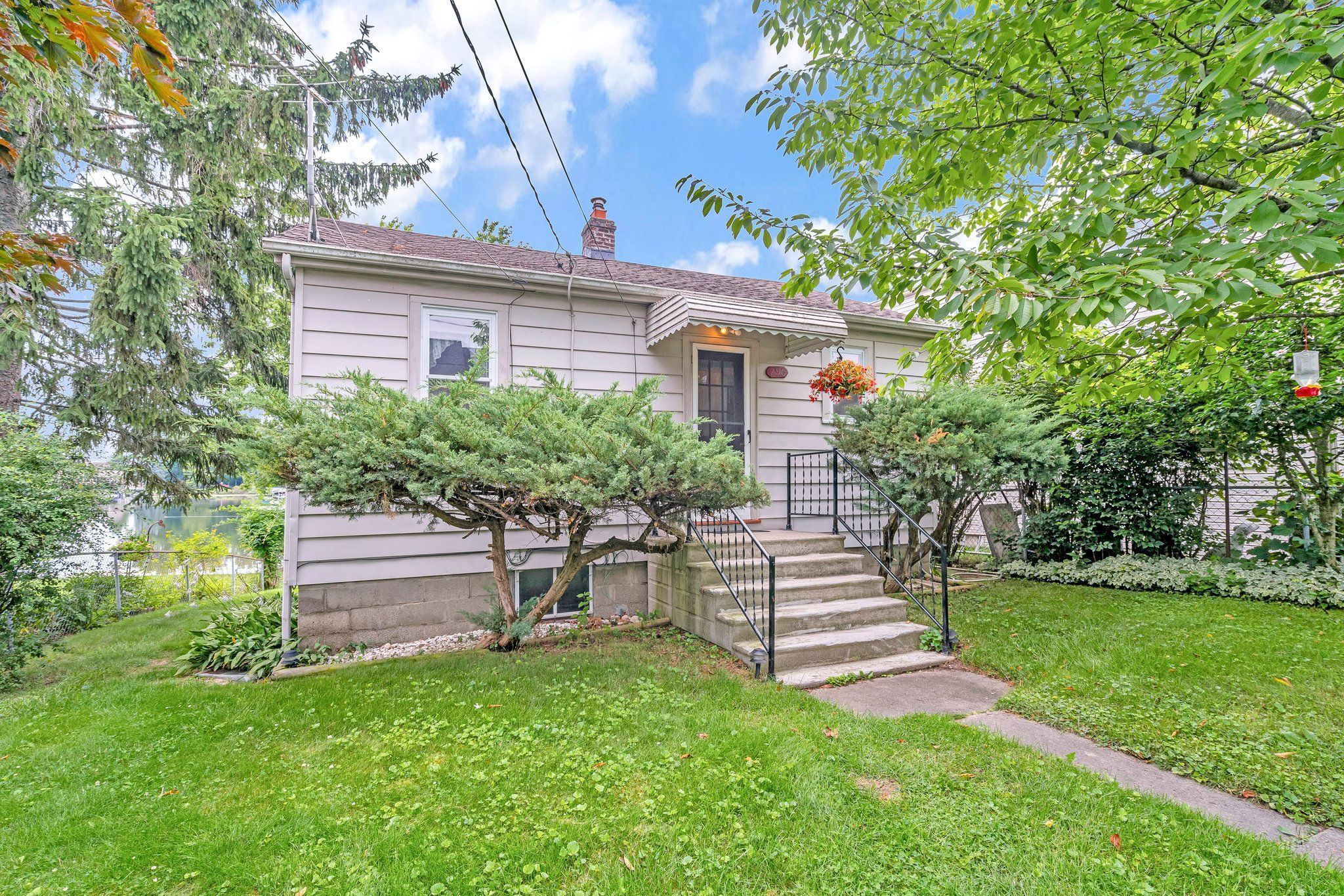 Shady Oaks St, Lake Orion, MI 48362
