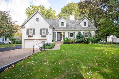 527 Seminole Dr, Erie, PA, 16505-2427 | Card Image