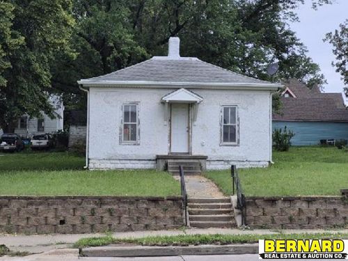 1704 J St, Auburn, NE, 68305-2129 | Card Image