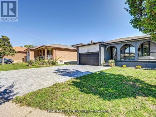 470 Louis Dr, Mississauga, ON, L5B2J6 | Card Image