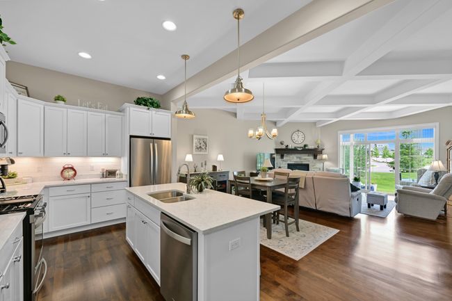1502 Paddock Ct, Condo with 2 bedrooms, 2 bathrooms and null parking in OCONOMOWOC WI | Image 5