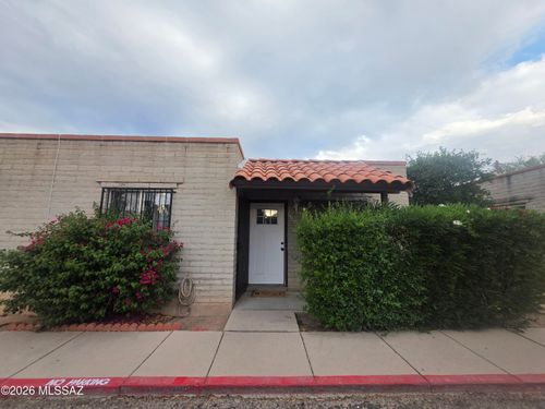 24-211 W Roger Rd, Tucson, AZ, 85705-2763 | Card Image