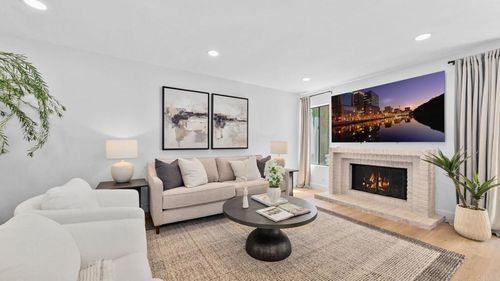 532 1/2 Via De La Valle, Solana Beach, CA, 92075-2482 | Card Image