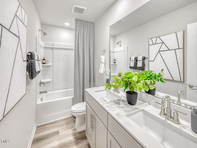 RAL_Oak-Manor_454-Sherwood_Interior_Bath | Image 5
