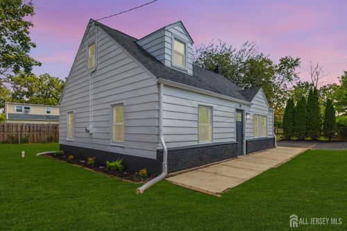 37 N Randolphville Rd, Piscataway, NJ, 08854-2428 | Card Image