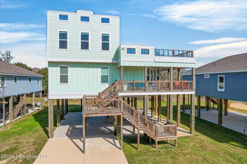 218 West Ave, Long Beach, MS, 39560-5936 | Card Image