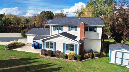 15489 Linden Rd, Linden, MI, 48451-9041 | Card Image