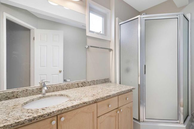 219 Coachway Lane Sw, Townhouse with 3 bedrooms, 3 bathrooms and 2 parking in Calgary AB | Image 24