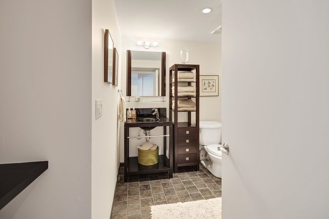 APT-1004 - 66 Monroe Ave, Condo with 2 bedrooms, 2 bathrooms and null parking in Memphis TN | Image 26