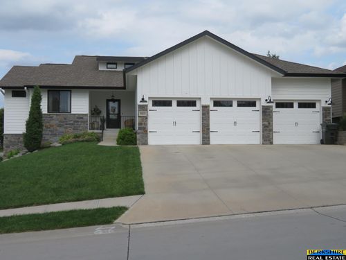 9601 S 173 Avenue, Omaha, NE, 68136 | Card Image
