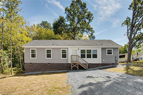 414 Callicut St, Asheboro, NC, 27203-7822 | Card Image